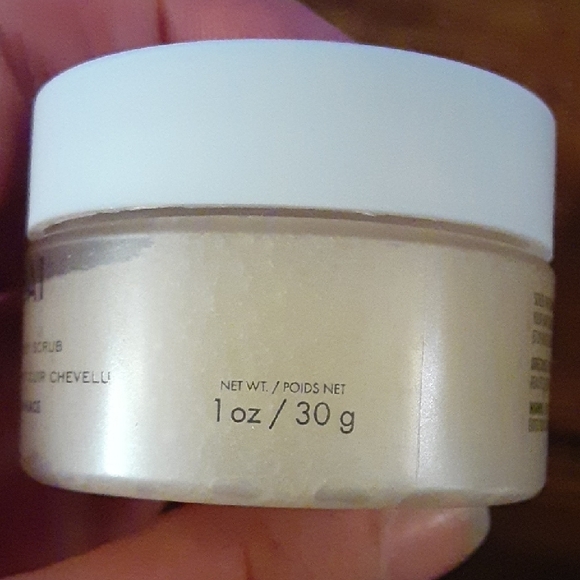 OUAI Scalp & Body Scrub in White and Tan - Picture 5 of 5